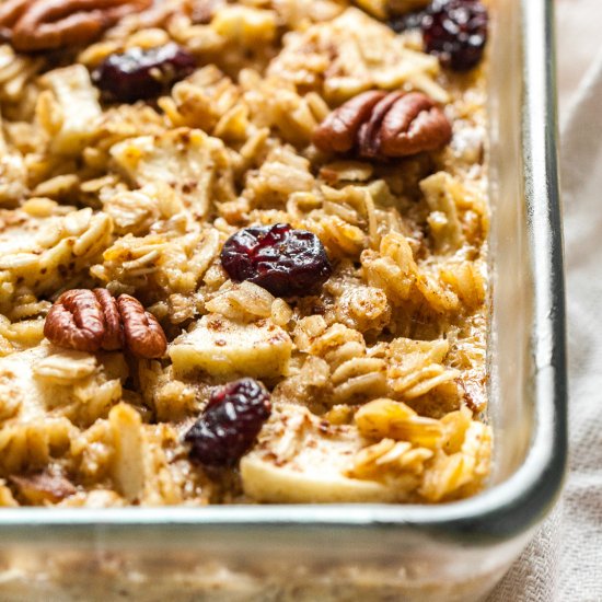 Baked Oatmeal with Apples