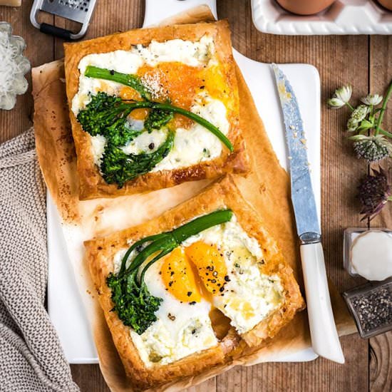 Egg and cheese puff pastry galettes