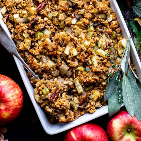 Thanksgiving Cornbread Stuffing