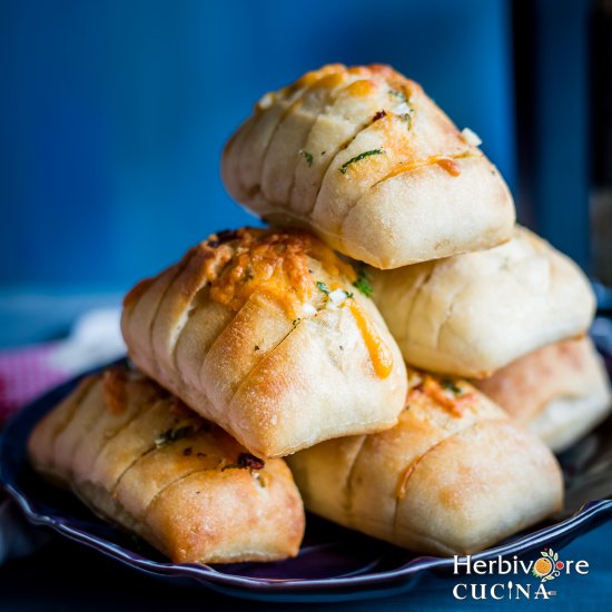 Hasselback Garlic Cheese Breads