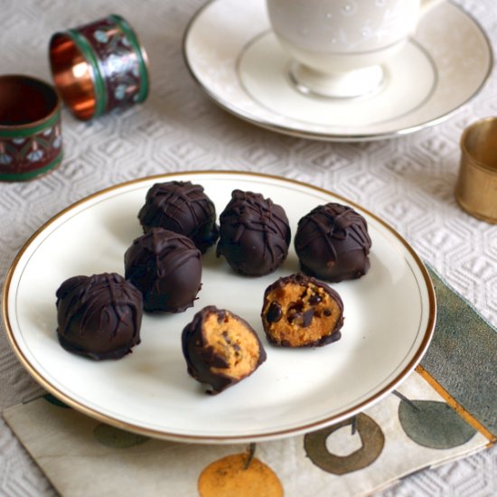 Pumpkin Spice Cookie Dough Truffles