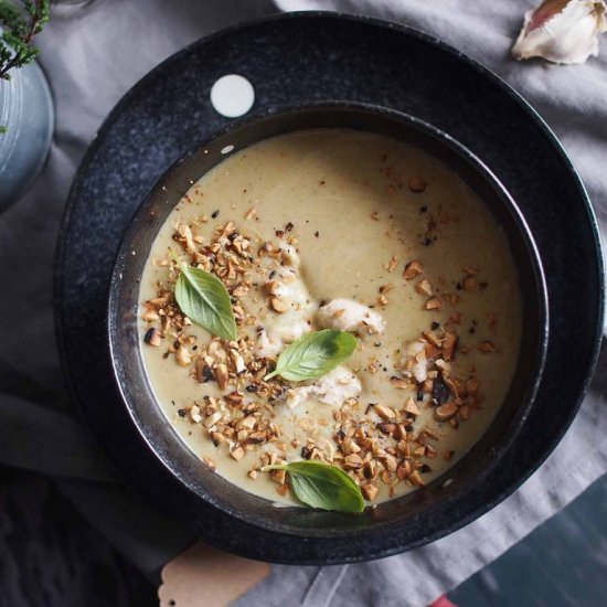 Easy broccoli and green curry soup