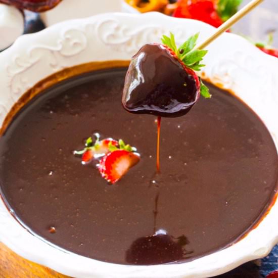 Slow Cooker Chocolate Fondue