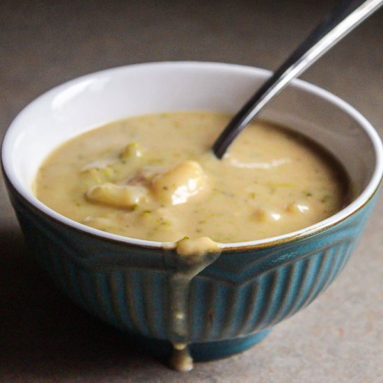 Cheesy Potato and Broccoli Soup