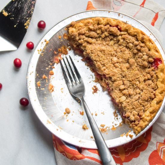 Vegan Apple Cranberry Crumble Pie