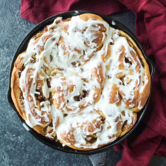 Apple Cinnamon Rolls (Eggless)