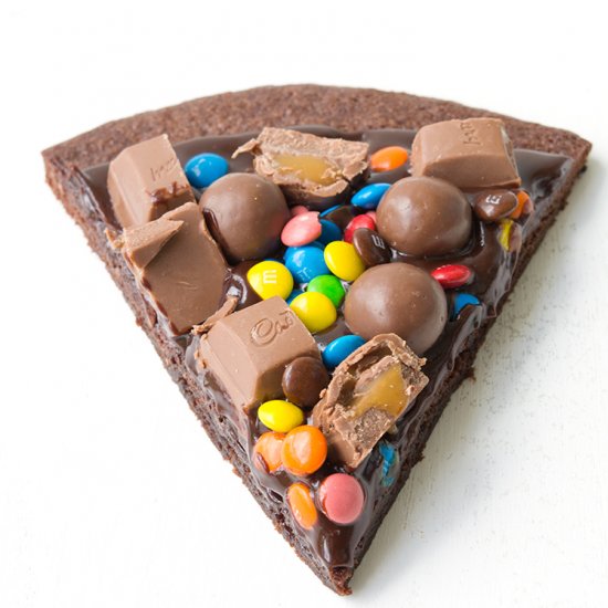 M&M Chocolate Brownie Pizza