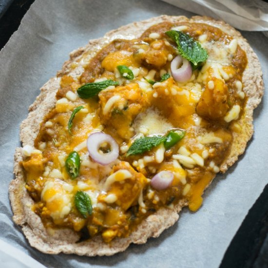 Butter Paneer Naan Pizza