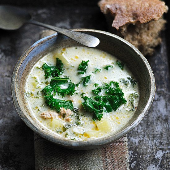 Kale and chicken soup