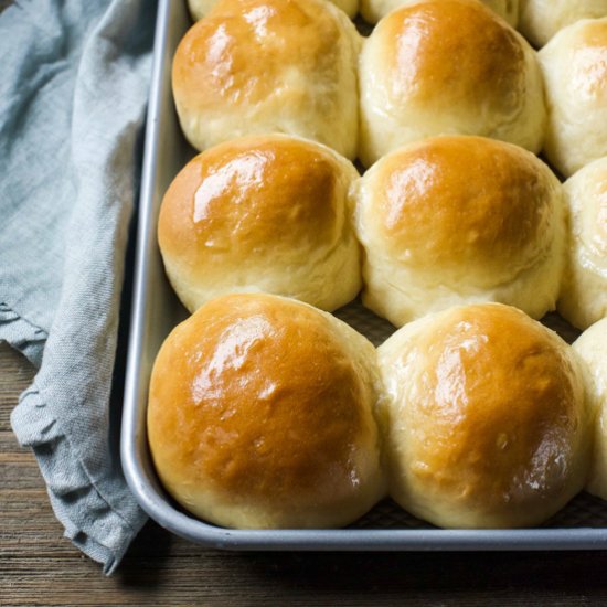 45-Minute Holiday Dinner Rolls