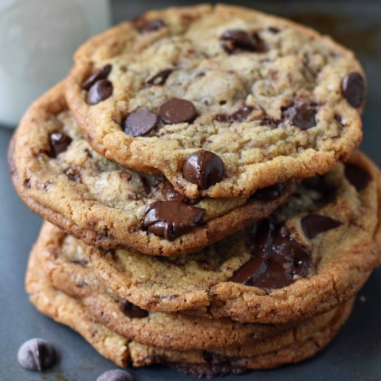 Chewy Crispy Chocolate Chip Cookies