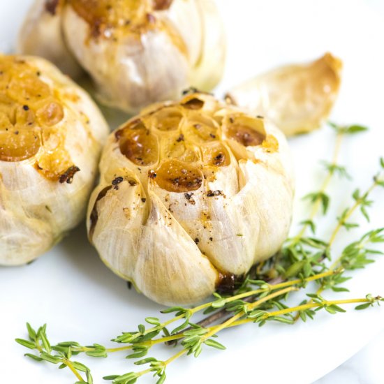 How to Easily Roast Garlic