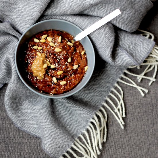 Sticky Date Porridge (VE)