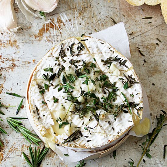 Garlicand Rosemary Baked Camembert