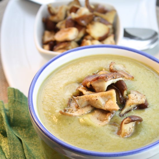 Creamy Broccoli Soup with Mushrooms