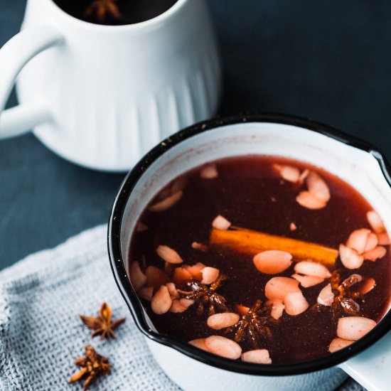 Warming, Alcohol-Free Glogg