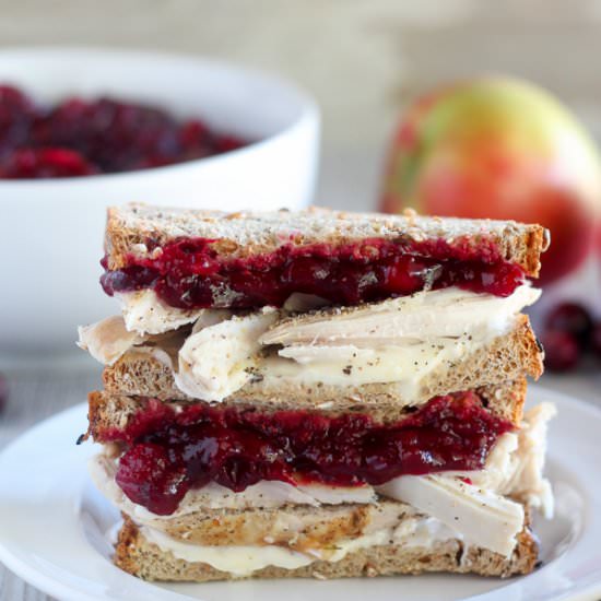 Apple Cider Cranberry Sauce