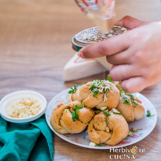 Garlic Parmesan Knots