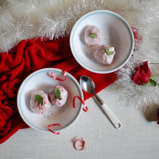 Strawberry Ice Cream with Cardamom