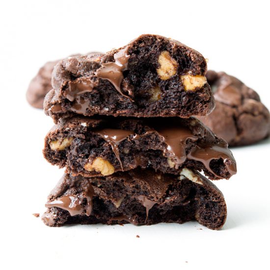 Chunky Walnut Chocolate Cookies