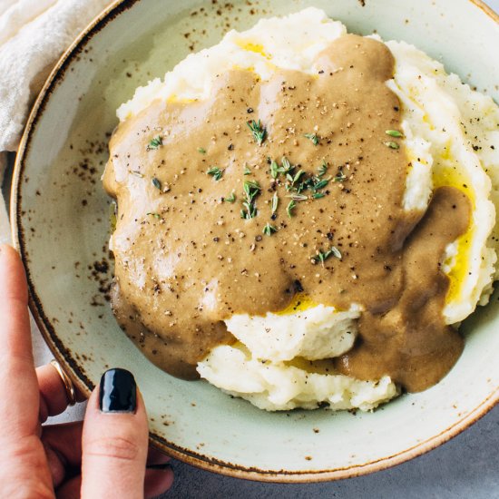 Make Ahead Paleo + Vegan Gravy