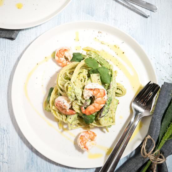 avocado pasta with spicy prawns