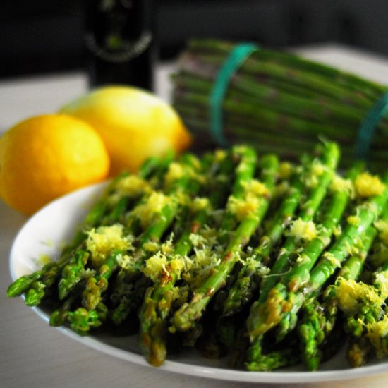 Steamed Asparagus {Lemon Zest}