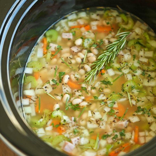 Slow Cooker Ham and White Bean Soup