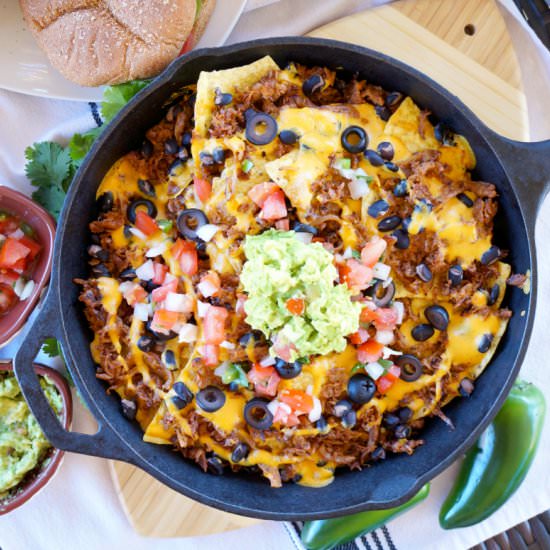 vegan cheesy pulled pork nachos