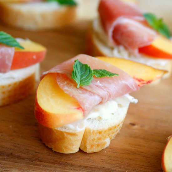 Brie Peach and Prosciutto Crostini