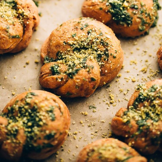 Vegan Parmesan Garlic Knots