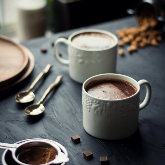 VEGAN Chocolate Banana Chai Latte