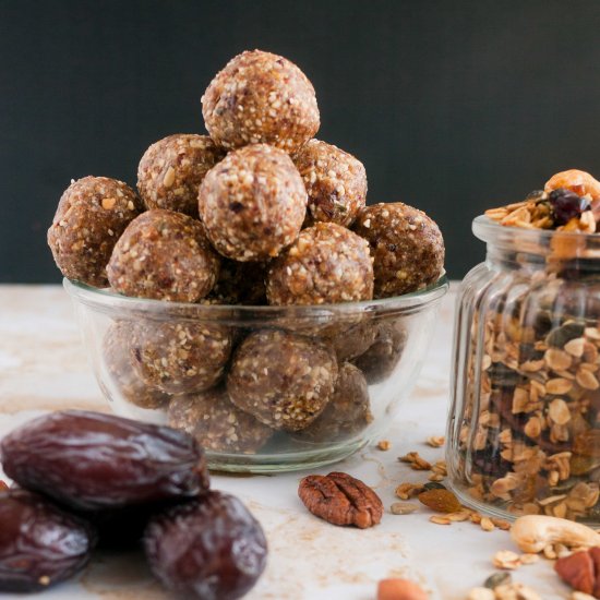 No Bake Granola Dates Energy Bites