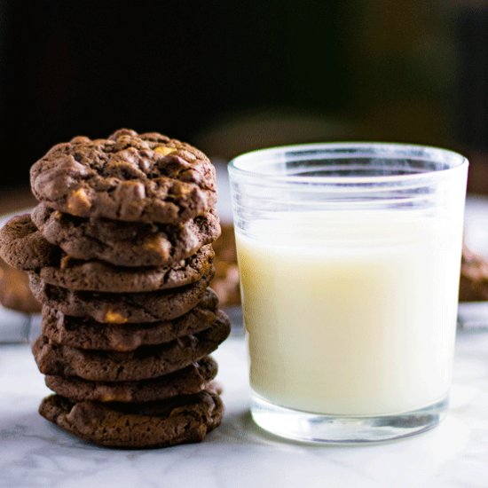 Dark Choc Salted Caramel Cookies