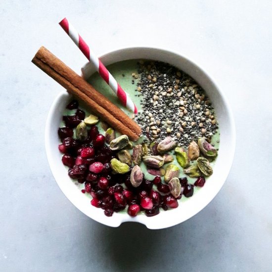 Green Eggnog Smoothie Bowl