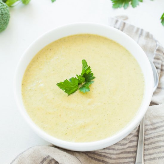 Easy Dairy-Free Broccoli Soup