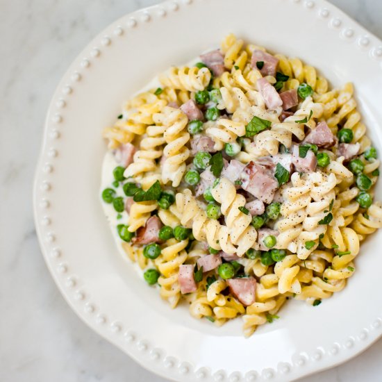 One Pot Ham and Pea Pasta