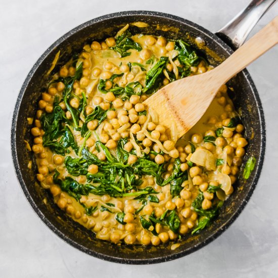 20 Minute Golden Chickpea Curry