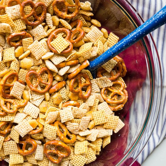 Slow Cooker Garlic Dill Snack Mix