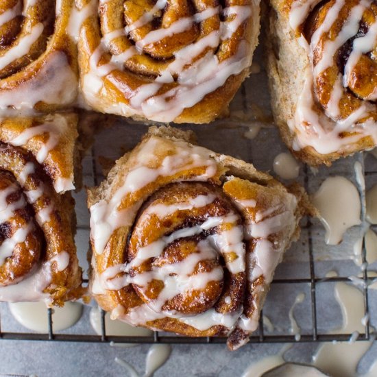 Vegan Maple Cinnamon Rolls