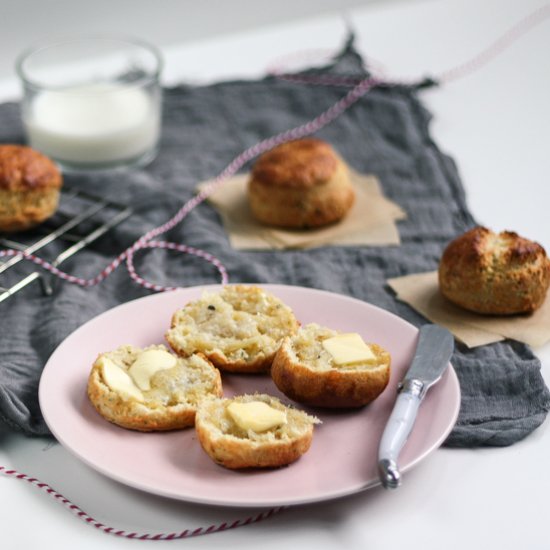 mini cheddar & rosemary scones