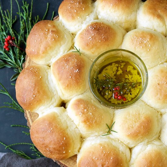 Garlic Parmesan Bread Wreath