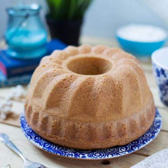 Stracciatella Yoghurt Bundt Cake