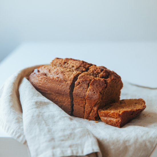 5 spice cake with raisins