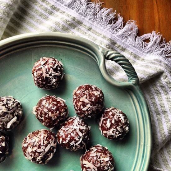 How to Make Homemade Energy Balls