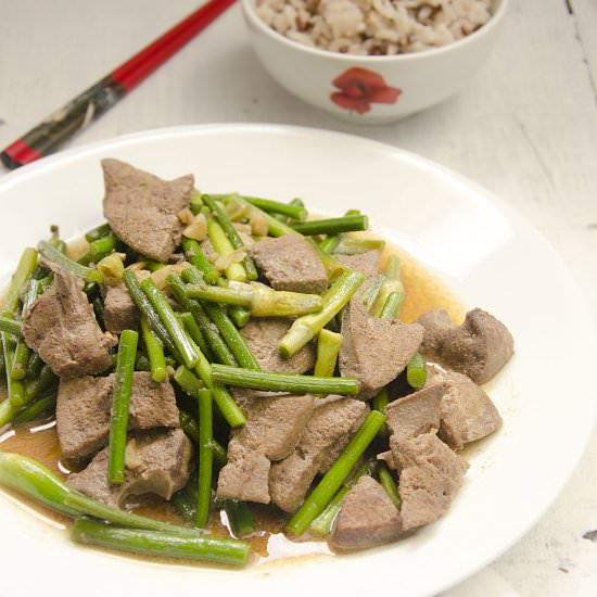 Garlic and Pork Liver Stir-fry