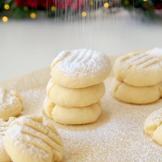 Cornstarch Snowflake Cookies