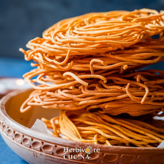 Gujarati Sev | Chickpea Noodles