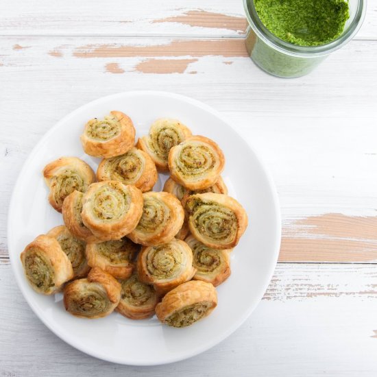 Vegan Arugula Pesto Pinwheels