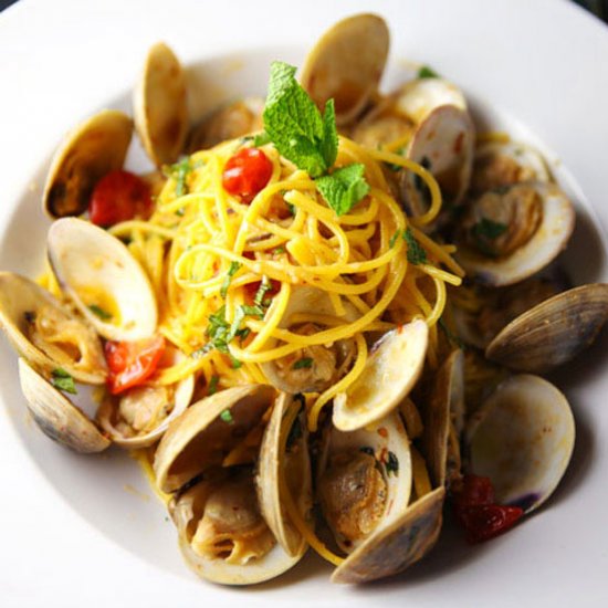 Spaghetti with Clams and Mint